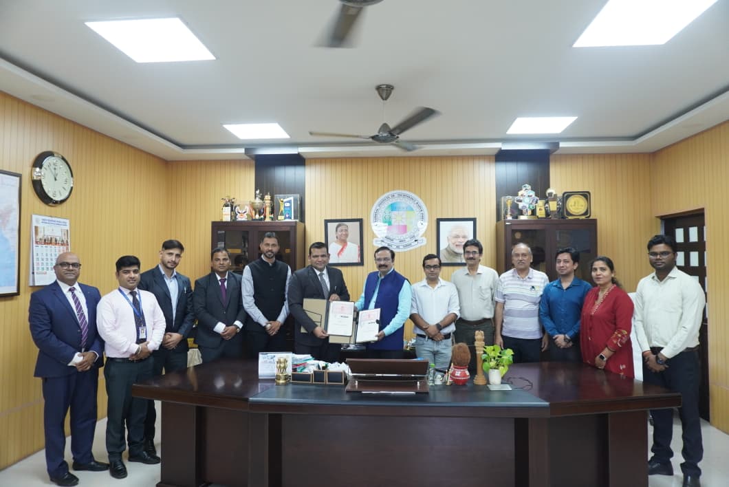 एनआईटी रायपुर फाउंडेशन फॉर इनोवेशन एंड एंटरप्रेन्योरशिप ने स्टार्टअप बैंकिंग सॉल्यूशंस के लिए एचडीएफसी बैंक के साथ किया एमओयू