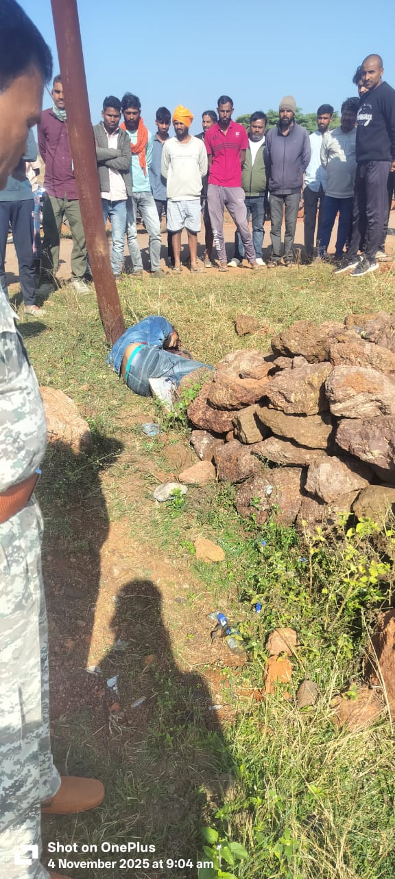 संदिग्ध हालात में युवक का शव मिलने से सनसनी, सिर कुचलकर हत्या की आशंका