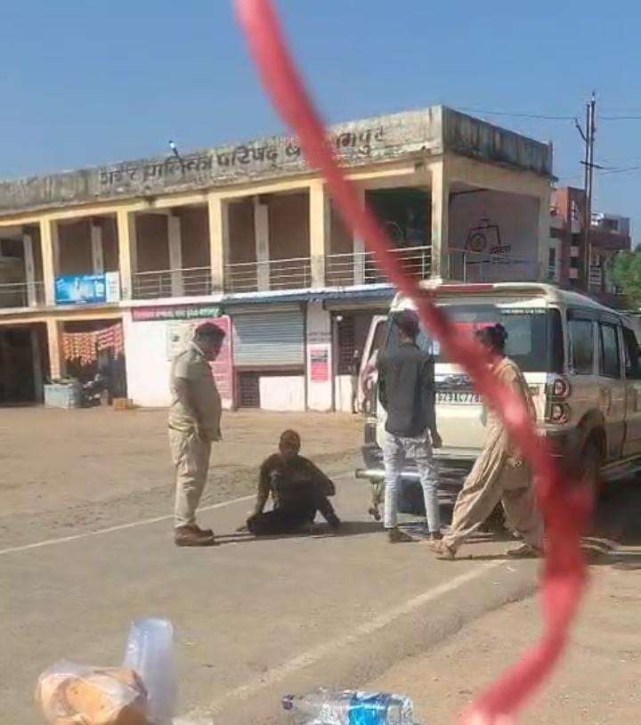 बलरामपुर बस स्टैंड में हंगामा: आबकारी विभाग के उपनिरीक्षक का वीडियो वायरल