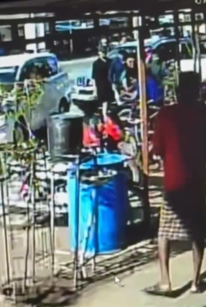 रतनपुर में पूर्व पार्षद पर जानलेवा हमला, CCTV&hellip;