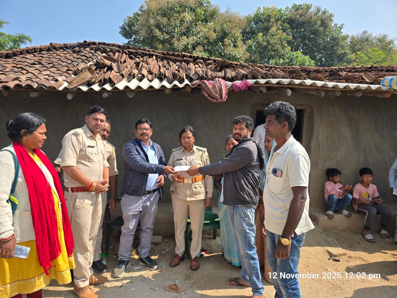 जंगली हाथी के हमले में महिला की मौत, पोती गंभीर रूप से घायल