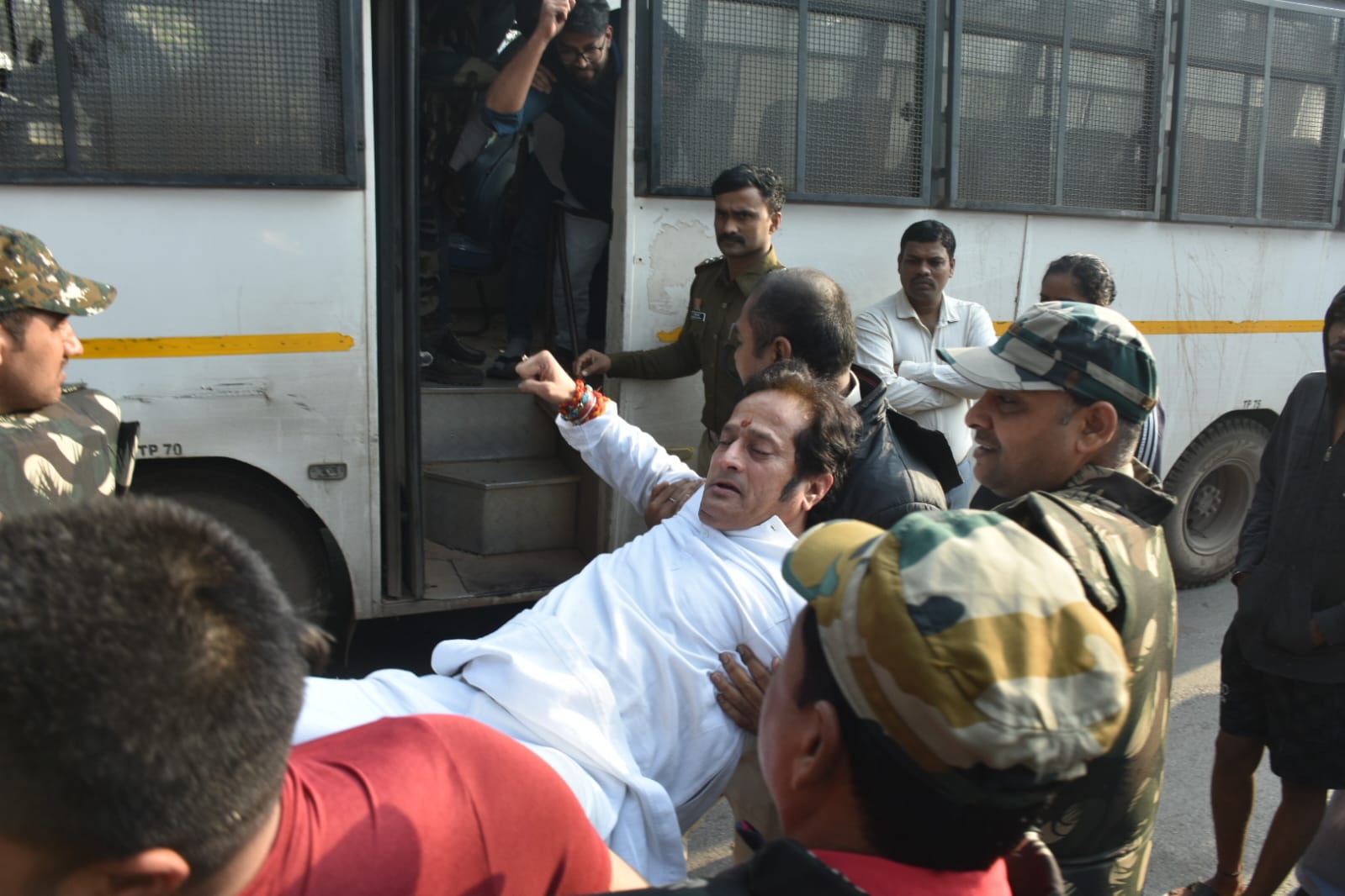 फूड कोड छात्रों की चर्चा, अध्ययन और संवाद का केंद्र था,राजनीतिक अहंकार में सरकार ने किया नष्ट