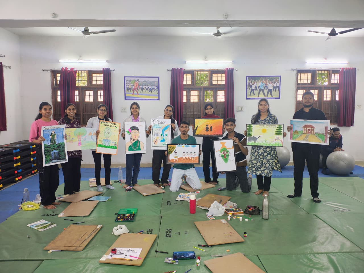 पं. रविशंकर शुक्ल विश्वविद्यालय में ड्राइंग एवं पेंटिंग प्रतियोगिता सम्पन्न