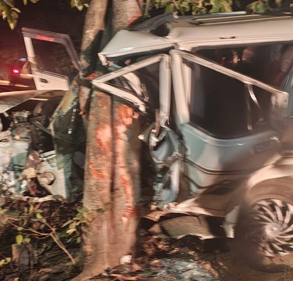 दर्शनार्थियों से भरी बुलेरो हादसे का शिकार, 1…