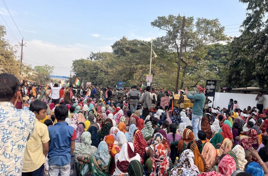 श्री सीमेंट की पत्थर खदान परियोजना का विरोध बेकाबू – खैरागढ़ में हिंसक प्रदर्शन, पुलिस ने किया लाठीचार्ज