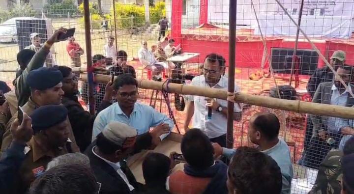 भारी विवाद और विरोध के बीच मैनपाट में बॉक्साइट प्लांट को लेकर जनसुनवाई