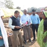 कलेक्टर भोसकर ने धान केंद्रों का निरीक्षण, किसानों से ली खरीदी व्यवस्था की जानकारी