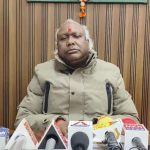 अंबिकापुर में सड़क निर्माण में भ्रष्टाचार की आशंका, रात में बनी सड़क सुबह उखड़ी, वीडियो वायरल