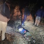 सूरजपुर में सड़क किनारे महिला की लाश मिलने से सनसनी, पत्थर से सिर कुचलकर हत्या की आशंका