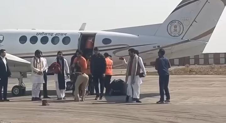 सरकारी विमान से कथा वाचक&hellip;