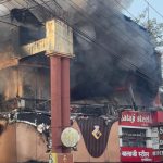 एसएस प्लाजा में लगी भीषण आग, दुकानें धू-धू कर जलीं