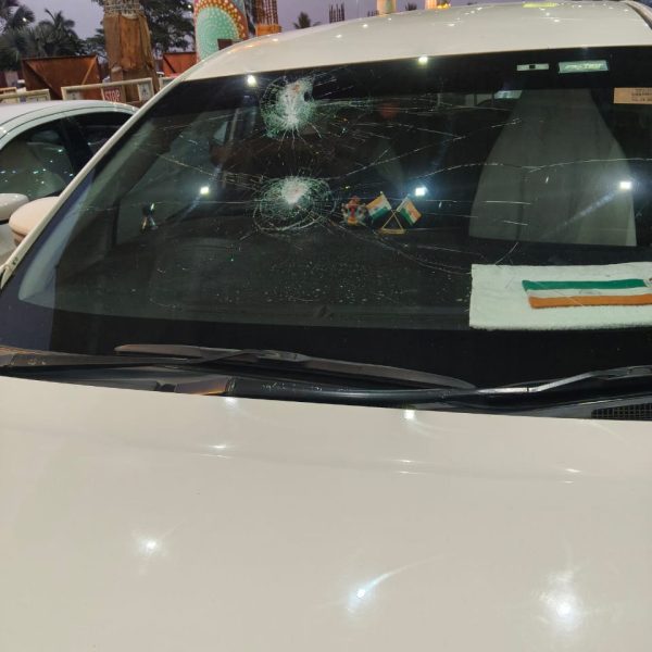 केंद्रीय राज्य मंत्री तोखन साहू की गाड़ी से&hellip;