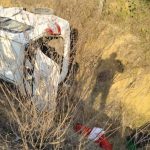 शराब के नशे में पलटी संत गहिरा गुरु विश्वविद्यालय की शासकीय इनोवा, एक की मौत