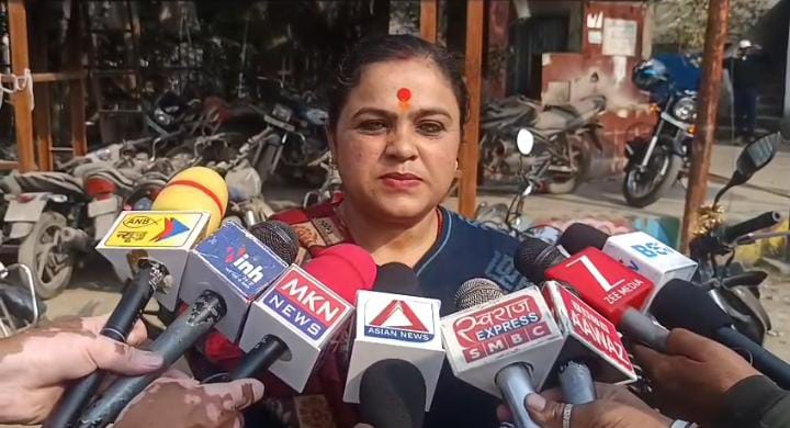 तमनार घटना का वीडियो वायरल: महिला पुलिसकर्मी से&hellip;