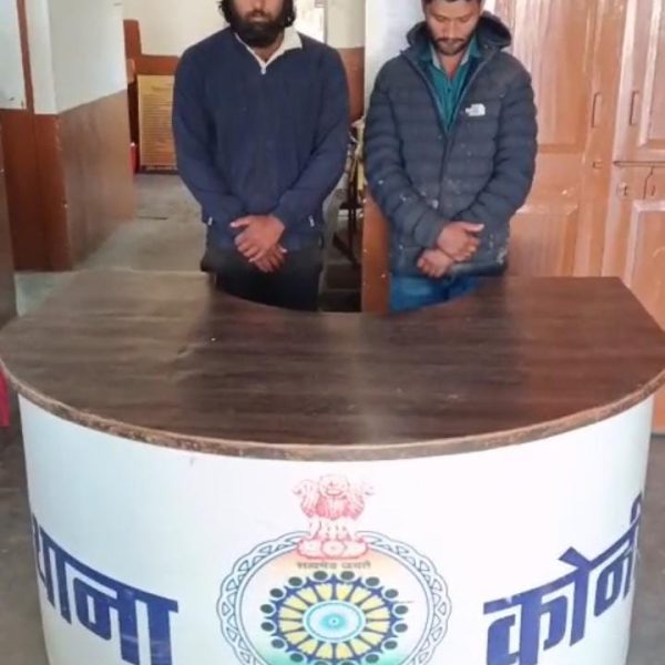 शराब के नशे में कार चला रहे 2&hellip;