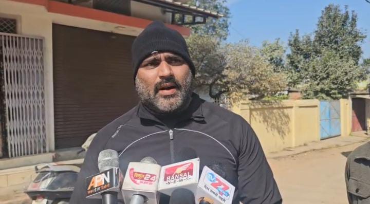 नशेड़ी युवती ने दो युवकों के&hellip;