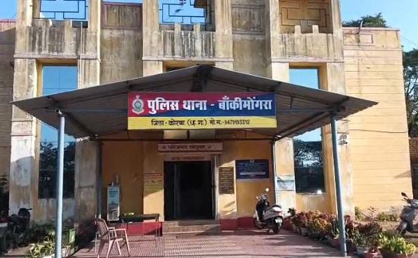 युवती को बंधक बनाकर गैंगरेप, डायल 112 के&hellip;