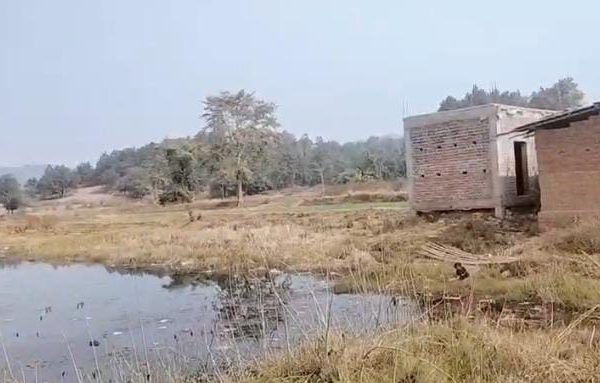 चार दशक पुराने जलाशय पर कब्जे का आरोप,&hellip;