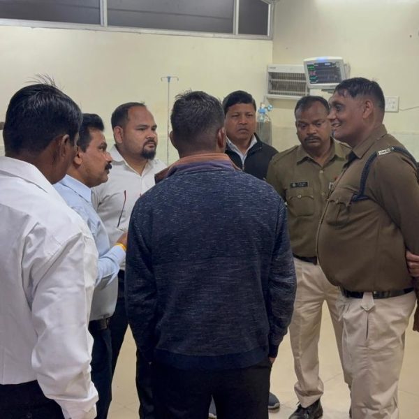 बर्खास्तगी से आहत नगर सैनिक ने कलेक्टर परिसर&hellip;