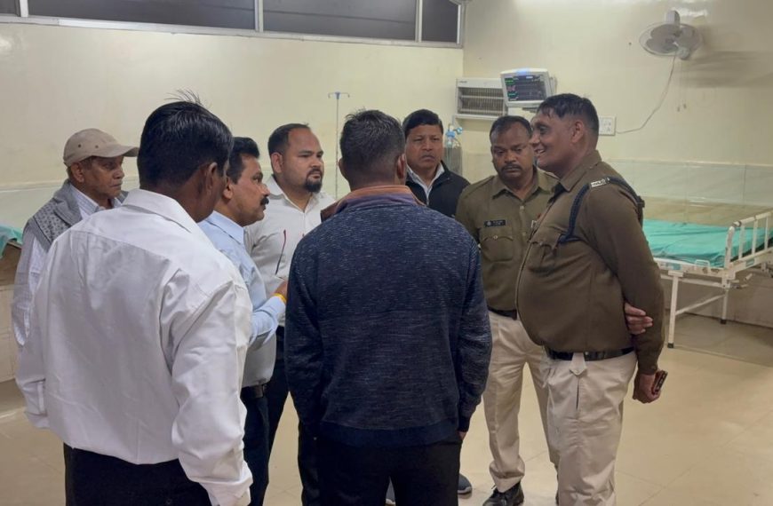 बर्खास्तगी से आहत नगर सैनिक ने कलेक्टर परिसर&hellip;