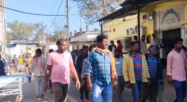 मेडिकल कॉलेज अस्पताल में हंगामा, सड़क हादसे में&hellip;